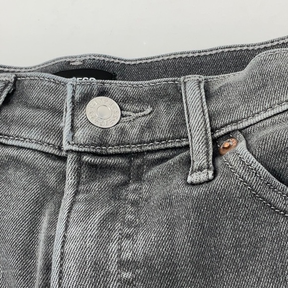 Express women’s gray wash mid-rise skinny jeans, size 6 - Picture 4 of 9